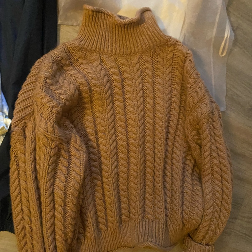Bundle of 4 tops (m) - Picture 5 of 5